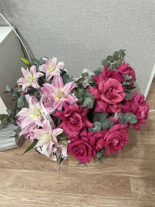 Цветы подарили сегодня