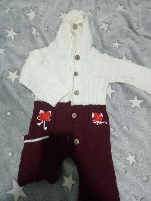 Комбинезон вязаный для девочки