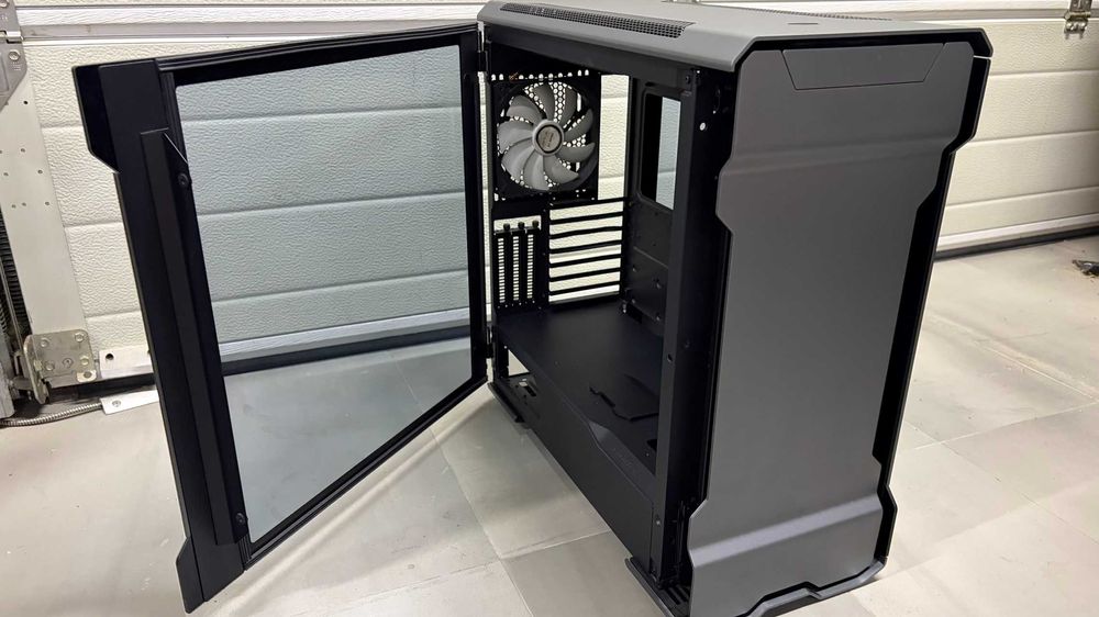 Геймърска кутия за компютър Phanteks Enthoo Evolv Glass