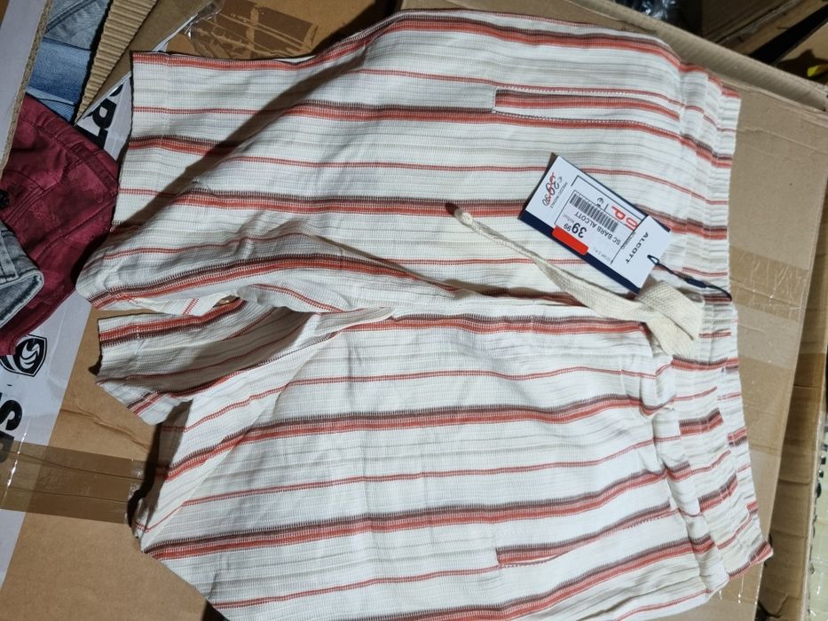Lot pantaloni scurti Alcott