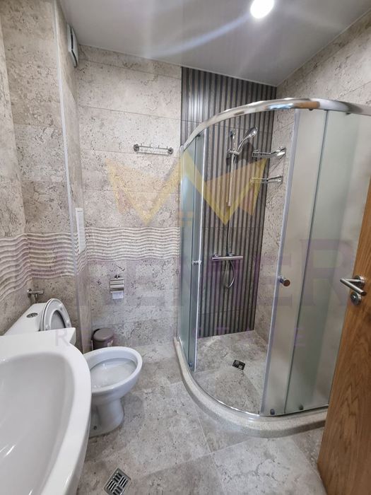 Дава се под наем Четиристаен апартамент в Варна, Бриз - 140 кв.м за 2000 € - Снимка #10