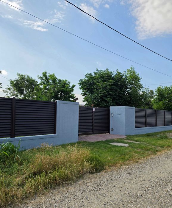 Vând casă de vacanță