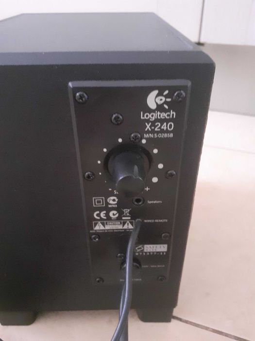 sistem boxe 2.1 Logitech