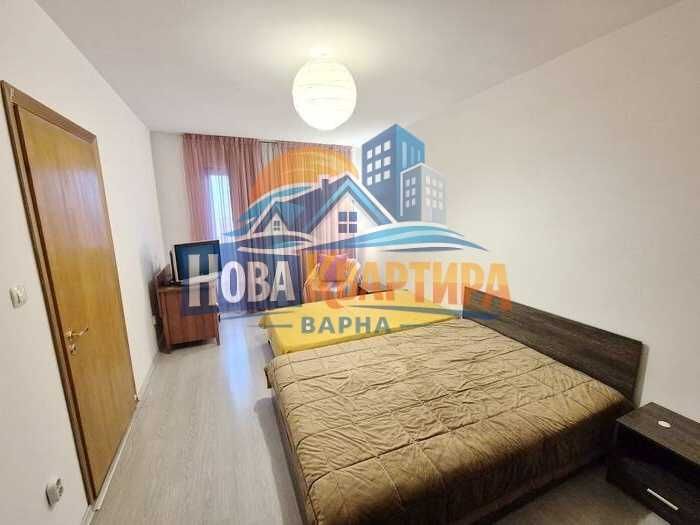 Тристаен апартамент на Колхозен пазар