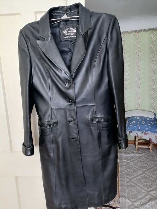 Плащ кожаный женский