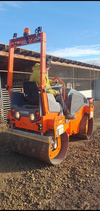 Vând sau închiriez cilindru compactor Hamm,Cat,excavator!