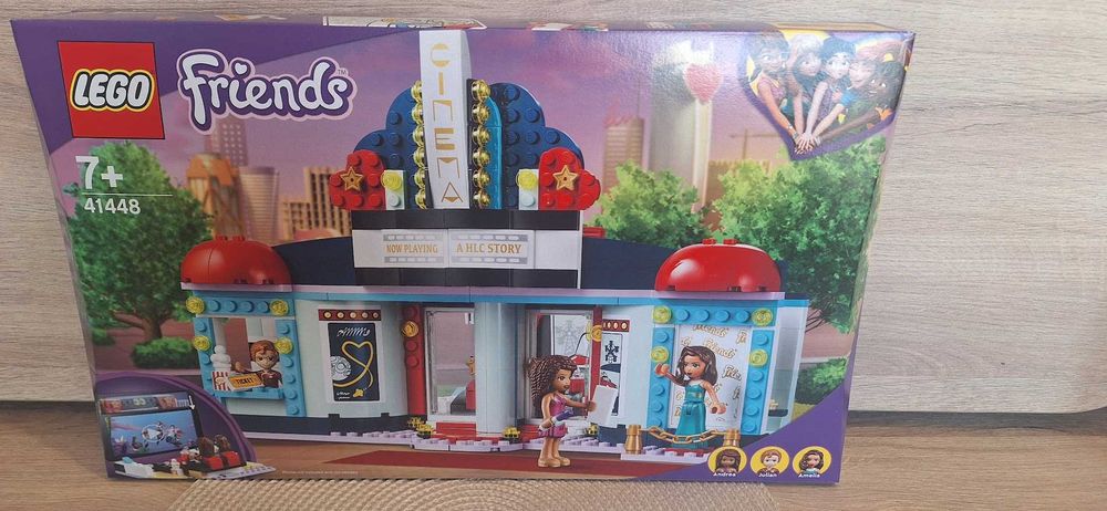Ново LEGO Friends - Киносалон в Хартлейк Сити (41448)