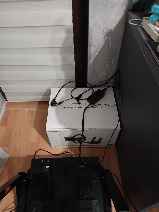 Moza r3 Xbox  th8s
