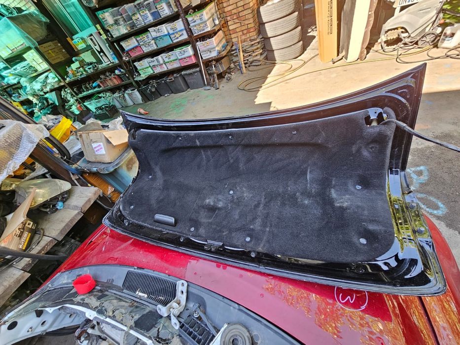 Крышка багажника IS250