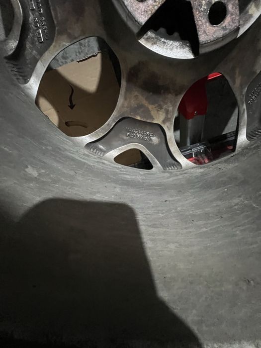 Vand 4 jante BMW X5 E 70 pe 20’ in 2 marimi, 3 sunt sudate