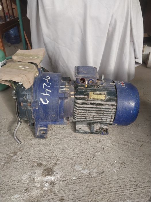 Вакуум насос сотилади