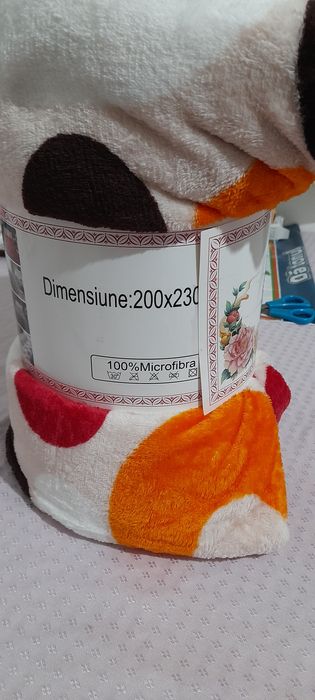 Vând două pături noi de cocolino dimensiunile sunt trecute pe ambalaj ambalaj  preț 50 lei fiecare