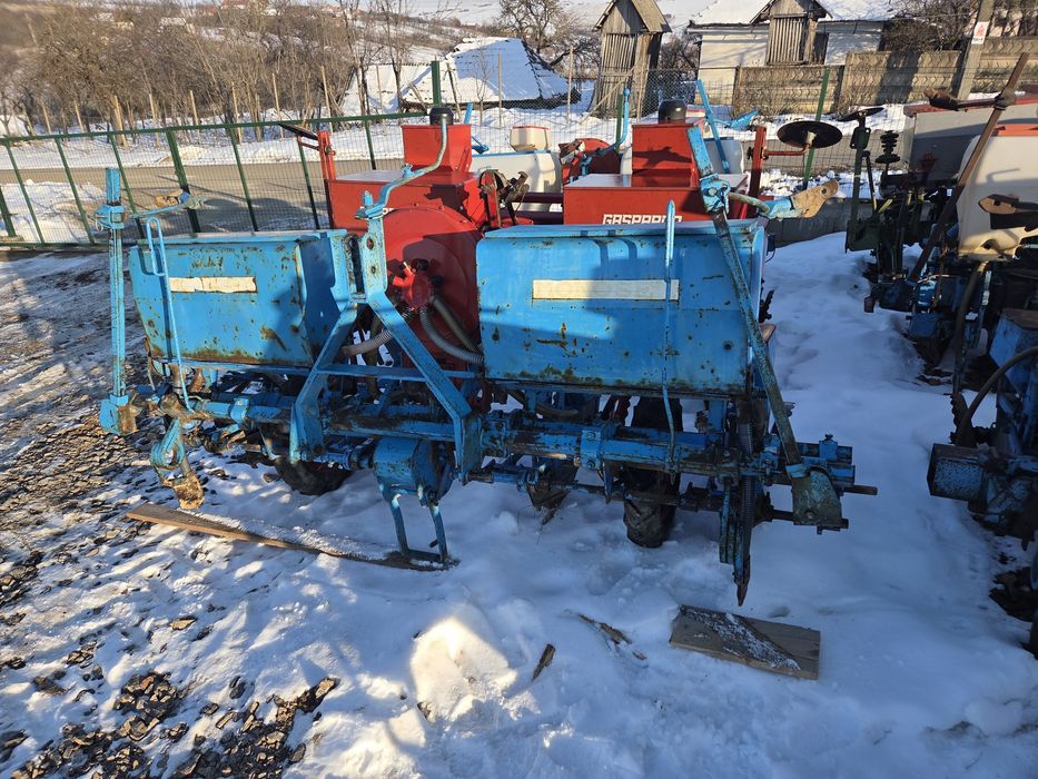 Semanatoare Porumb Monosem 4 sire