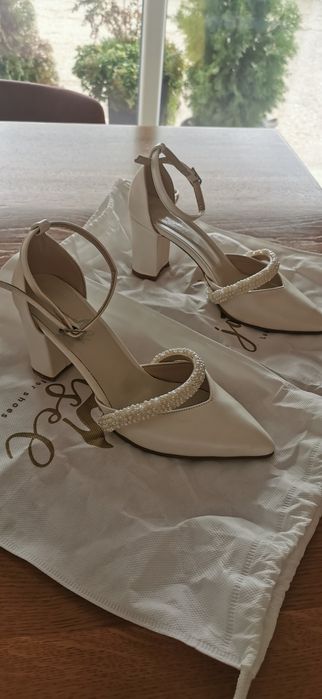 Pantofi ivory deosebiți de mireasă