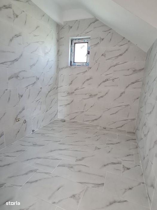 Casă nouă cu 5 camere