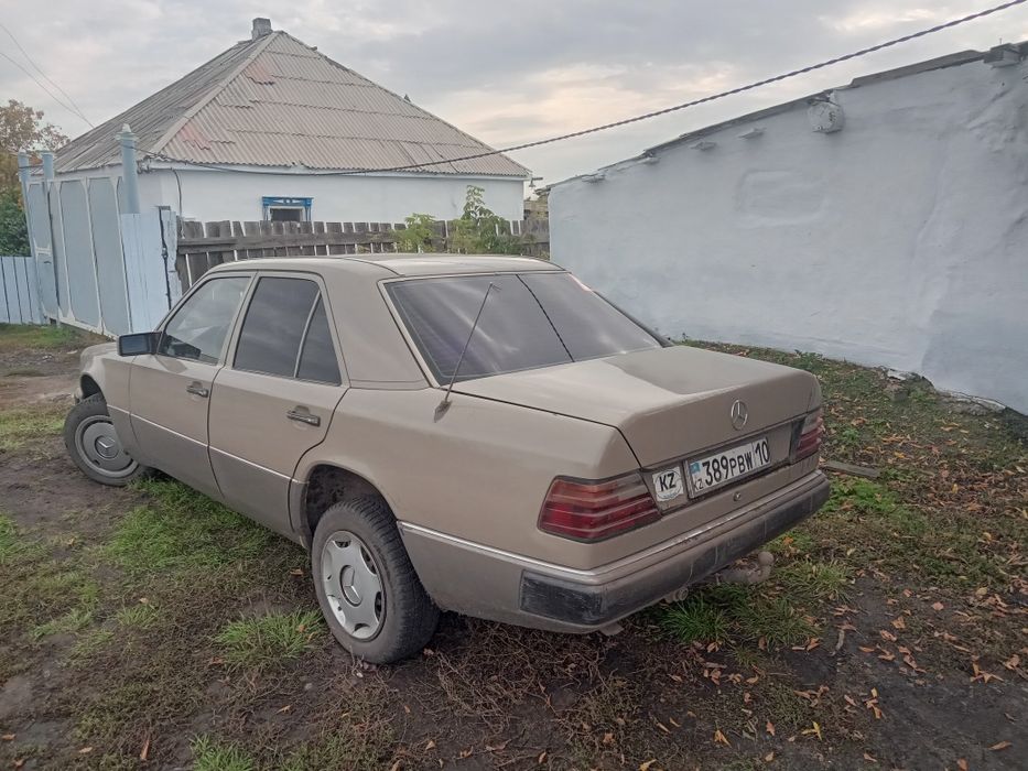 Продам мерс 124 1,9 лям