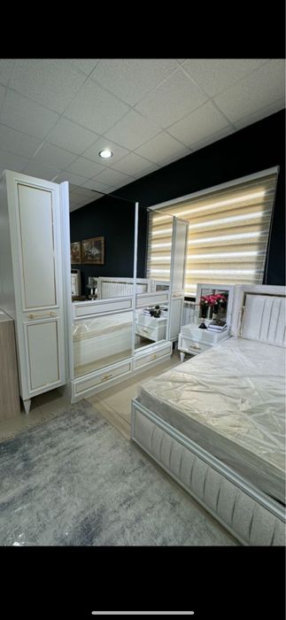 Спальный гарнитур