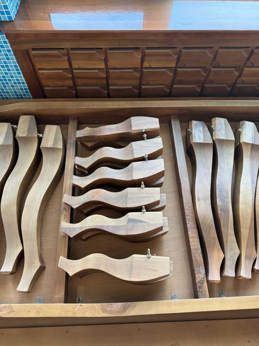 Мебели: Столы / стулья