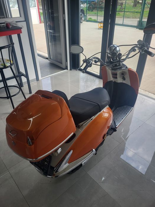 Scuter retro 125 cc