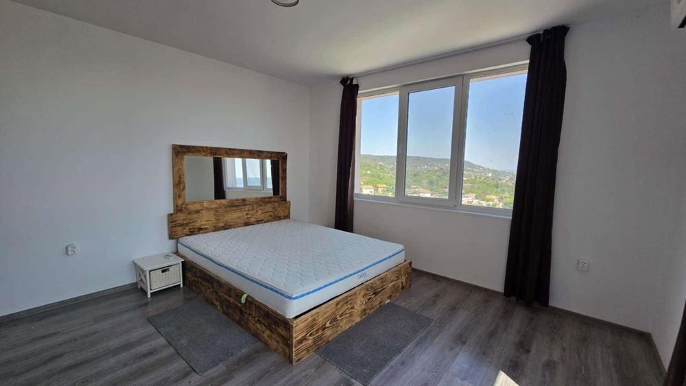 Дава се под наем Тристаен апартамент в Варна, Изгрев - 120 кв.м за 700 € - Снимка #4