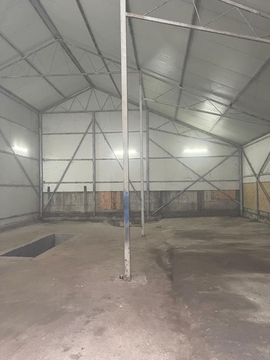 Hala metalica cu panou sandwich