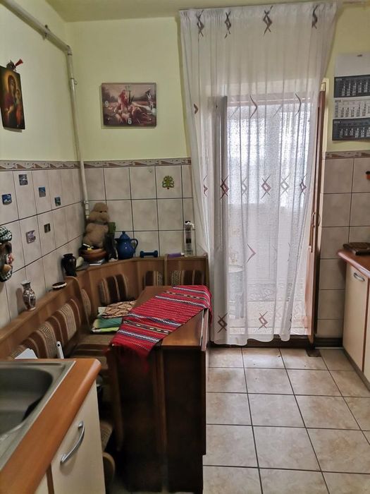 Apartament 3 camere de vânzare – Câmpina | Mobilat | Etaj 3/4 |