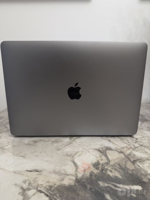 Продается Macbook Air 2020 M1 8/256gb