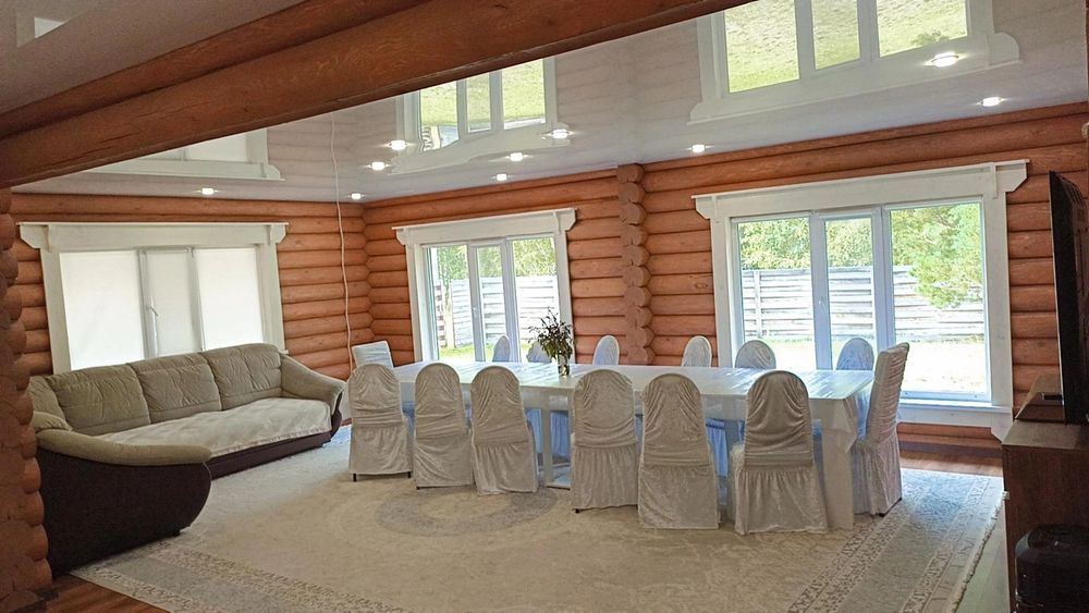 Коттедж в основном бору