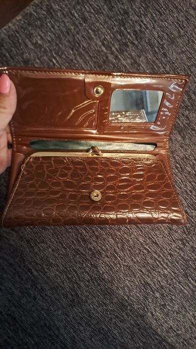 Дамски портфейл!
