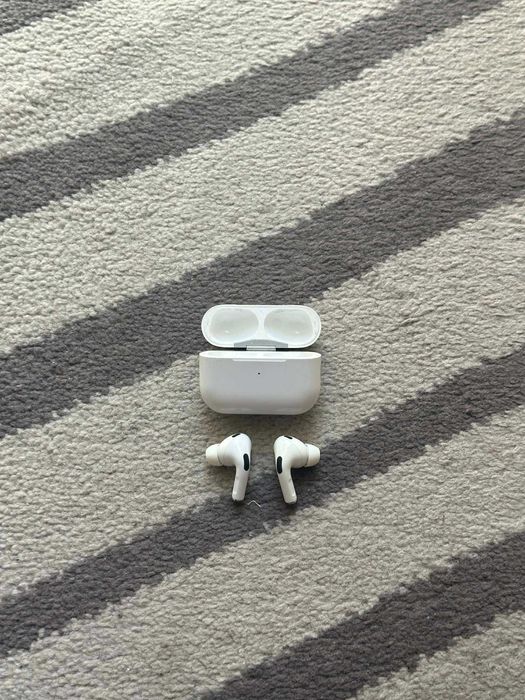 Apple AirPods Pro 2, отлично състояние, с кутия