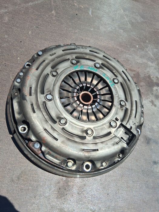 Kit ambreiaj cu volanta cu masa dubla 9684841580 1.6 hdi 9HR Peugeot 3008 1 (facelift) (2013 - 2016)
