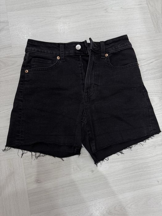 Запазени къси панталони pull bear hm