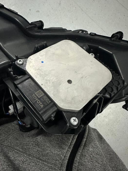 Фары Toyota Camry 70 3 полосы