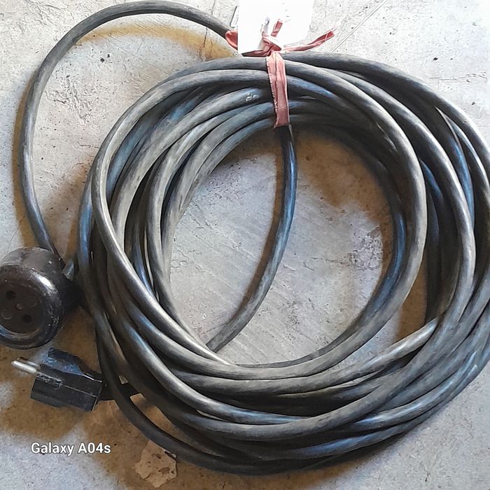 Продавам трижилен и двужилен кабел