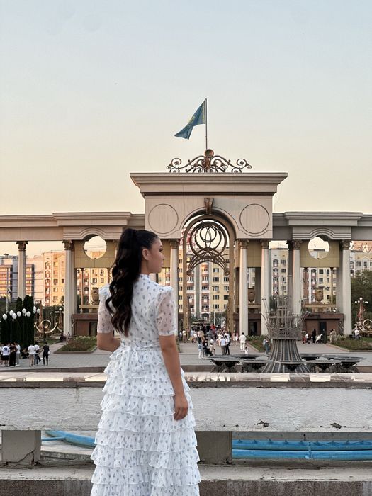 платье надела только один раз