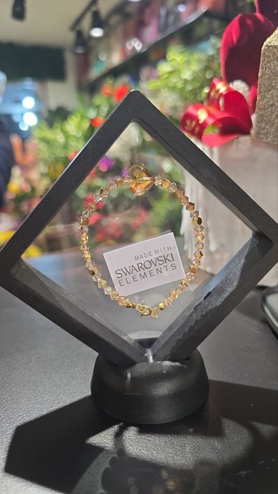 Обеци и гривни с кристали Swarovski