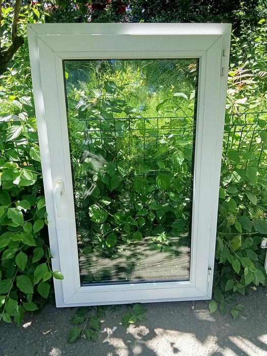 Vând uși termopane