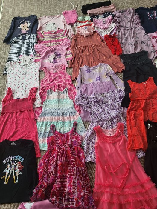 Lot rochite,hăinuțe fete 3- 5 ani