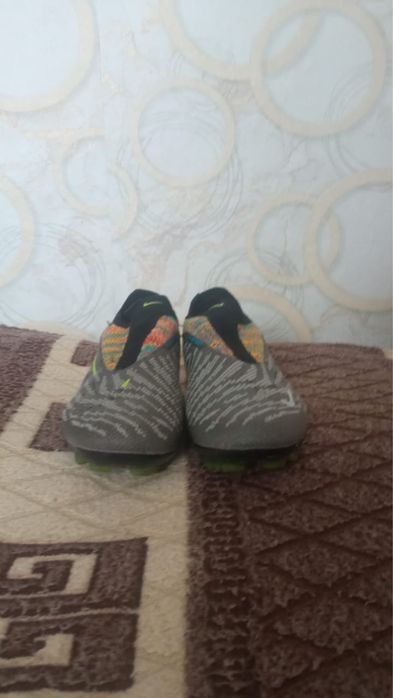 Бутсы фантом для футбола