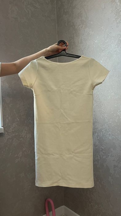 Платье короткое белого цвета