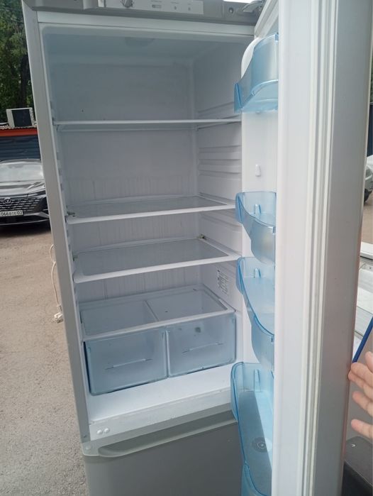 Продам холодильник (БИРЮСА)