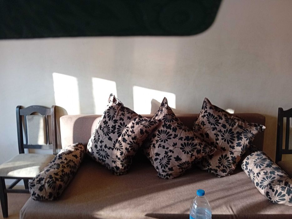 Дава се под наем Четиристаен апартамент в Бургас, Победа - 86 кв.м за 204 € - Снимка #1