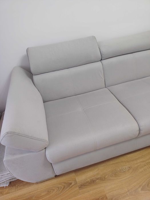 P. F. Vând coltar pat