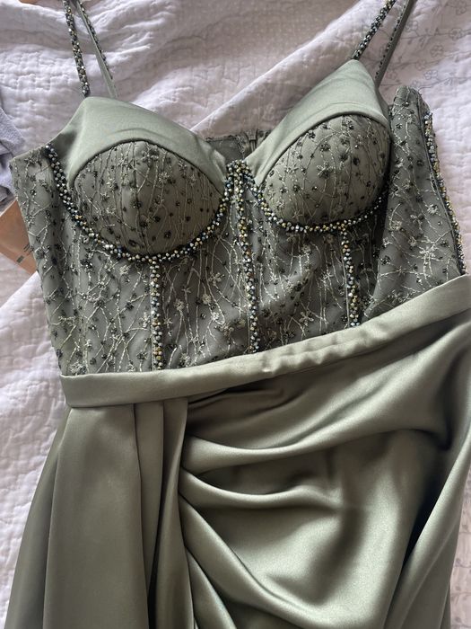 Дамска рокля като нов