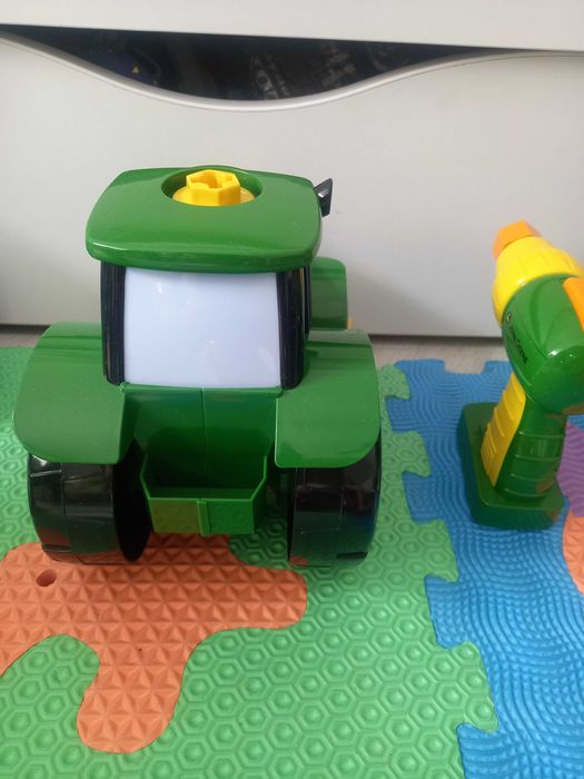 Детски трактор за сглобяване и разглобяване-John Deere- Запазен!