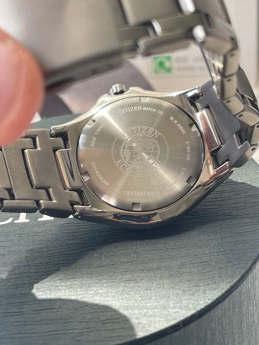 Часовник citizen eco drive titanium чисто нов