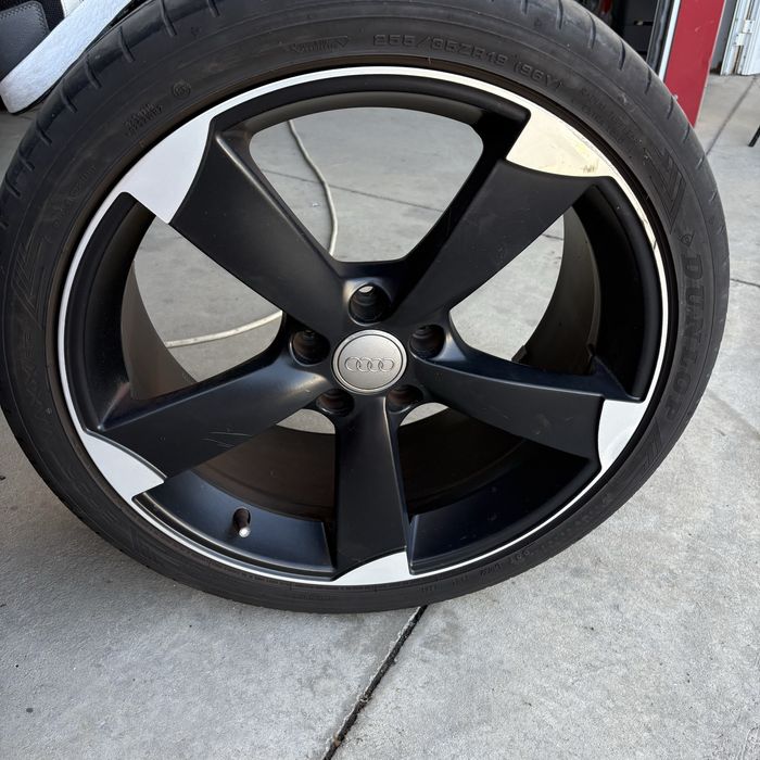Продавам джанта с гума 255/35/19 Ауди