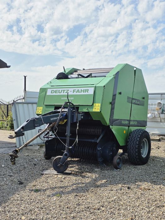 Presa de balotat balotiera rotunda deutz fahr gp 2.50