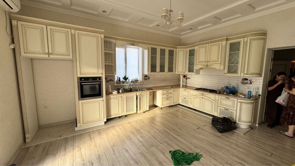 Продается кухонный гарнитур б/у