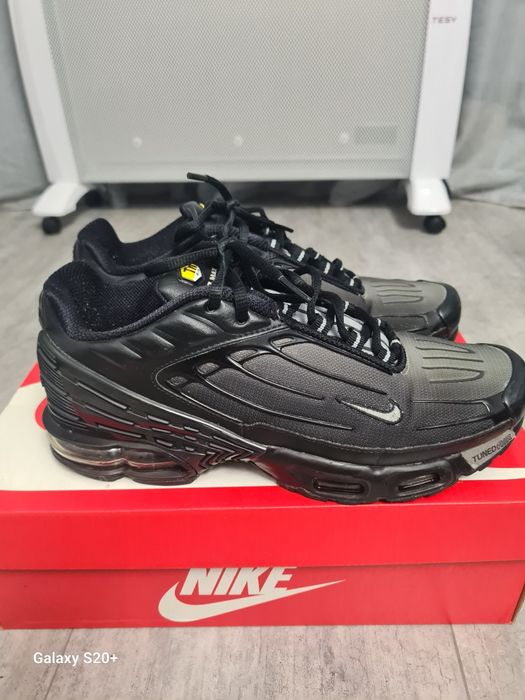 Продавам маратонки NIKE TN AIR